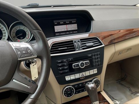 Used 2013 Mercedes-Benz C 250 Sedan image 9