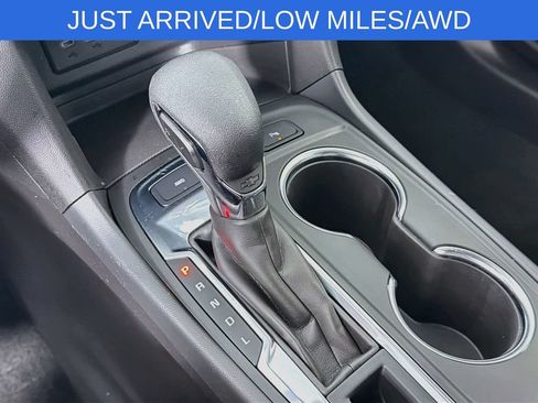 Used 2024 Chevrolet Equinox LT AWD/4WD image 16