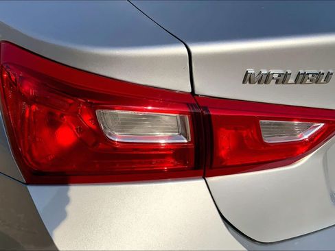 Used 2021 Chevrolet Malibu LS FWD image 27