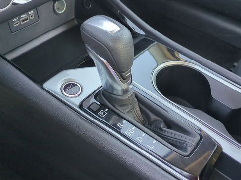 Used 2024 Nissan Altima 2.5 SV image 15