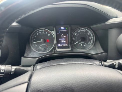 Used 2021 Toyota Tacoma TRD Off-Road w/ Technology Package RWD image 20
