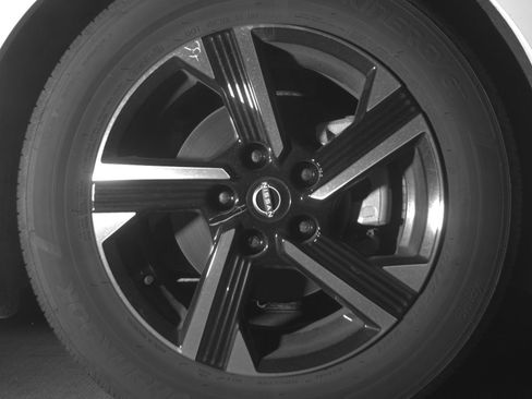 Used 2025 Nissan Sentra SV image 13