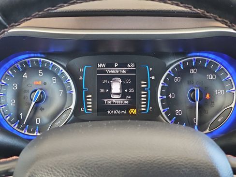 Used 2017 Chrysler Pacifica Touring-L image 24