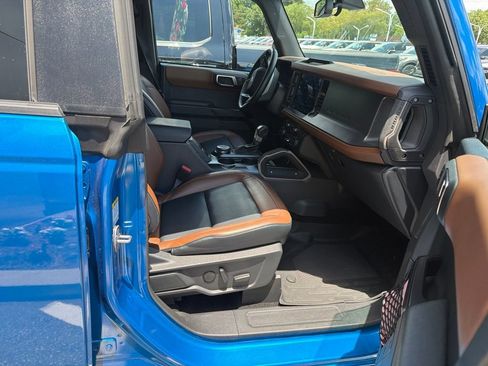 Used 2024 Ford Bronco Outer Banks AWD/4WD image 3