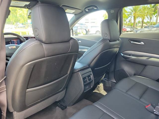 Certified 2025 Cadillac XT4 Premium Luxury FWD image 29