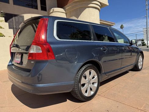 Used 2008 Volvo V70 FWD image 7