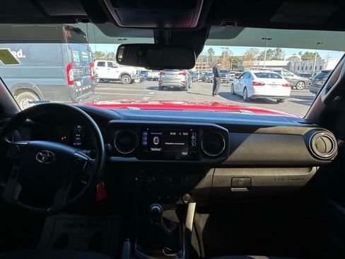 Used 2019 Toyota Tacoma TRD Off-Road image 27