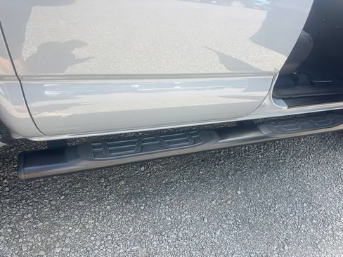 Used 2018 Toyota Tacoma TRD Sport AWD/4WD image 26