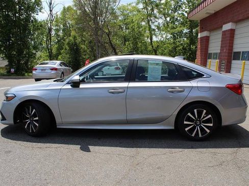 Used 2022 Honda Civic EX image 2