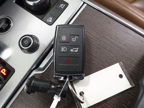 Used 2023 Land Rover Range Rover SE AWD/4WD image 24