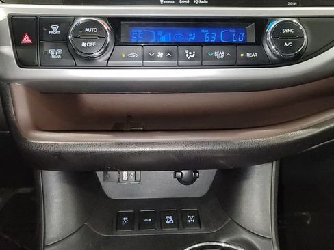 Used 2016 Toyota Highlander XLE AWD/4WD image 36