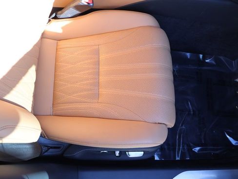 Used 2023 Lexus LS 500 w/ Luxury Package image 36