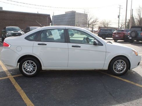Used 2009 Ford Focus SE image 5