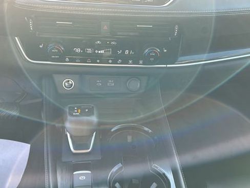 Used 2023 Nissan Rogue SL w/ SL Premium Package image 21