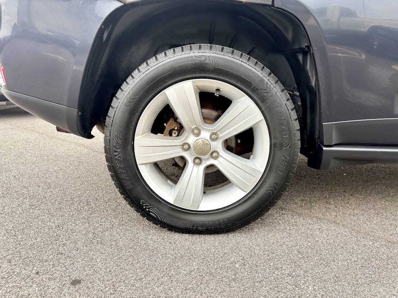 Used 2014 Jeep Compass Latitude AWD/4WD image 36