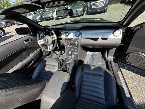 Used 2005 Ford Mustang GT RWD image 18