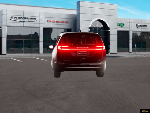 New 2027 Chrysler Pacifica Select AWD/4WD image 13