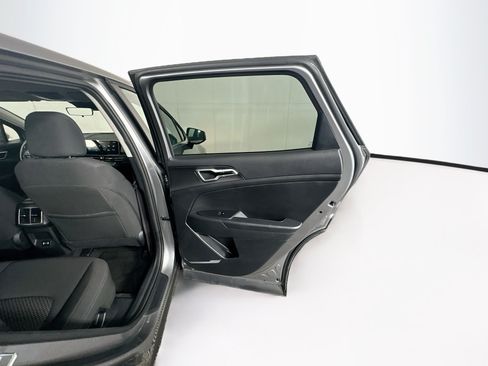 Used 2026 Kia Sportage LX FWD image 27