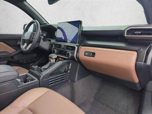 Certified 2025 Toyota 4Runner Limited AWD/4WD image 29