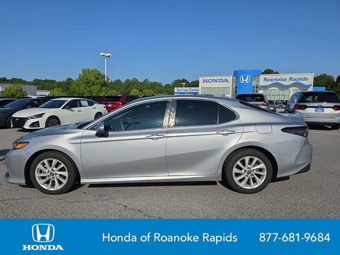 Used 2023 Toyota Camry LE FWD image 2