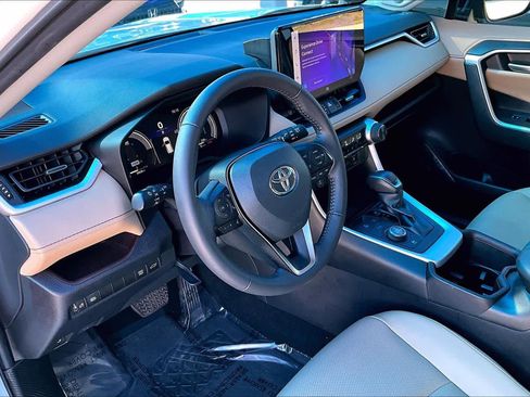 Used 2024 Toyota RAV4 Limited image 17