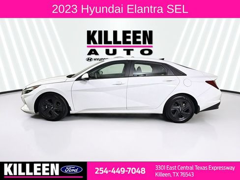 Used 2023 Hyundai Elantra SEL FWD image 2