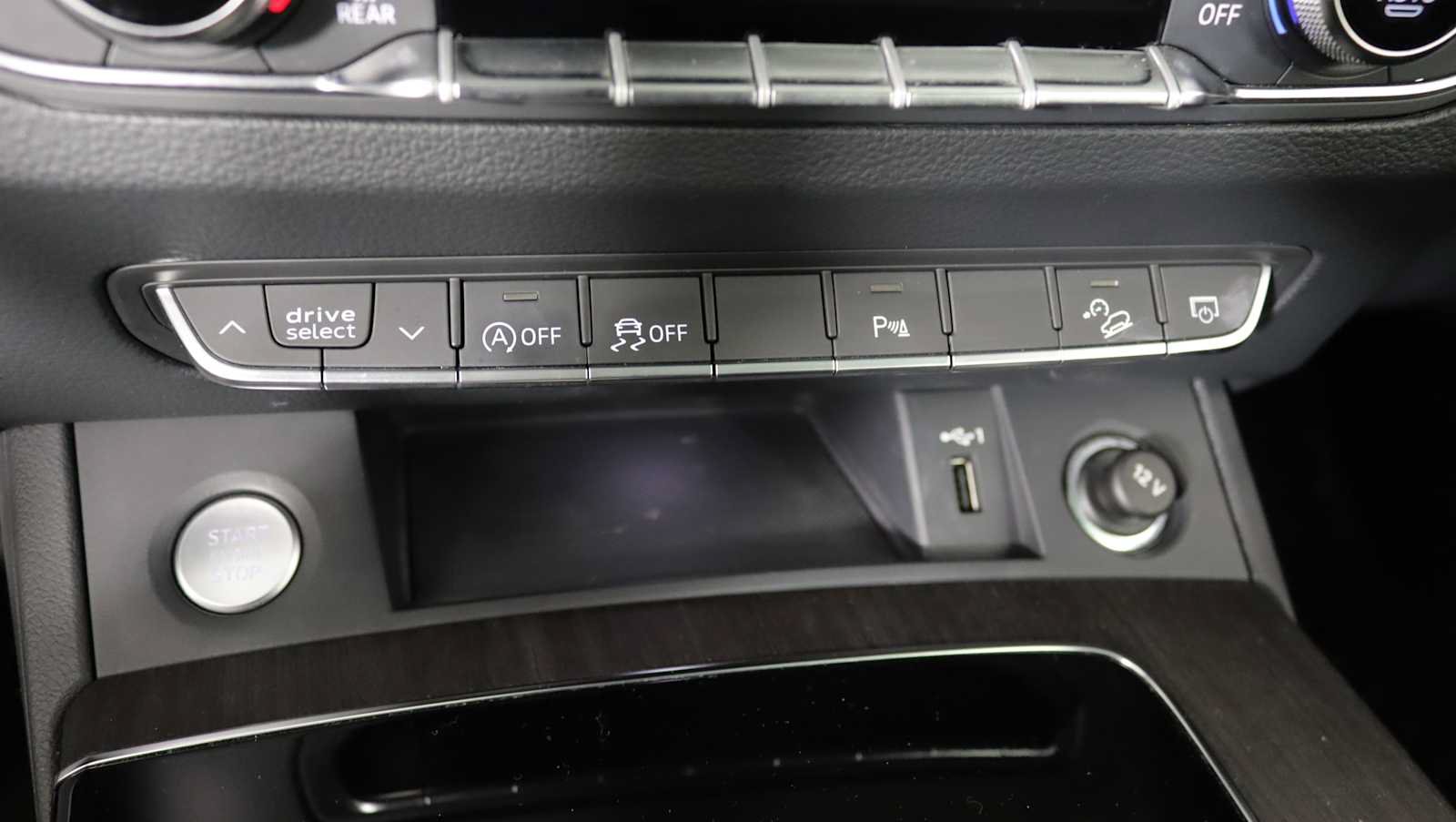 Used 2024 Audi Q5 2.0T Premium AWD/4WD image 25