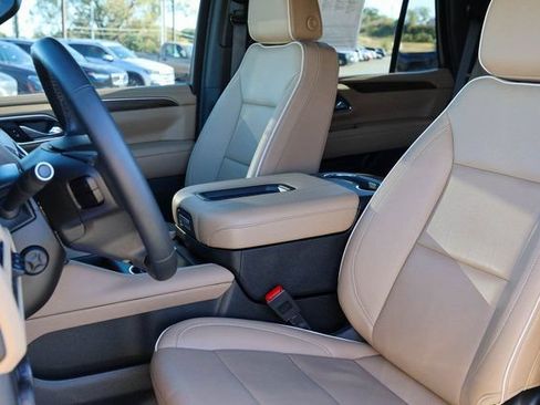 Used 2024 Chevrolet Tahoe Premier RWD image 13