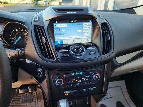 Used 2017 Ford Escape Titanium AWD/4WD image 13