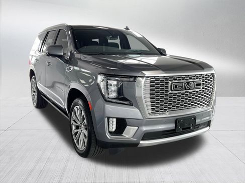 Used 2021 GMC Yukon Denali w/ Denali Premium Package AWD/4WD image 4