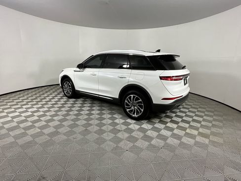 Used 2022 Lincoln Corsair FWD image 3