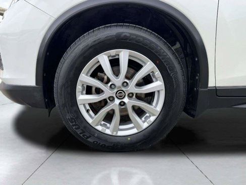 Used 2019 Nissan Rogue SV FWD image 62