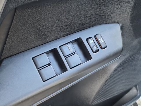 Used 2018 Toyota RAV4 XLE w/ Plus Extra Value Package image 17