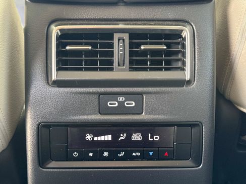 Certified 2024 MAZDA CX-90 3.3 Turbo w/ Preferred Plus AWD/4WD image 18