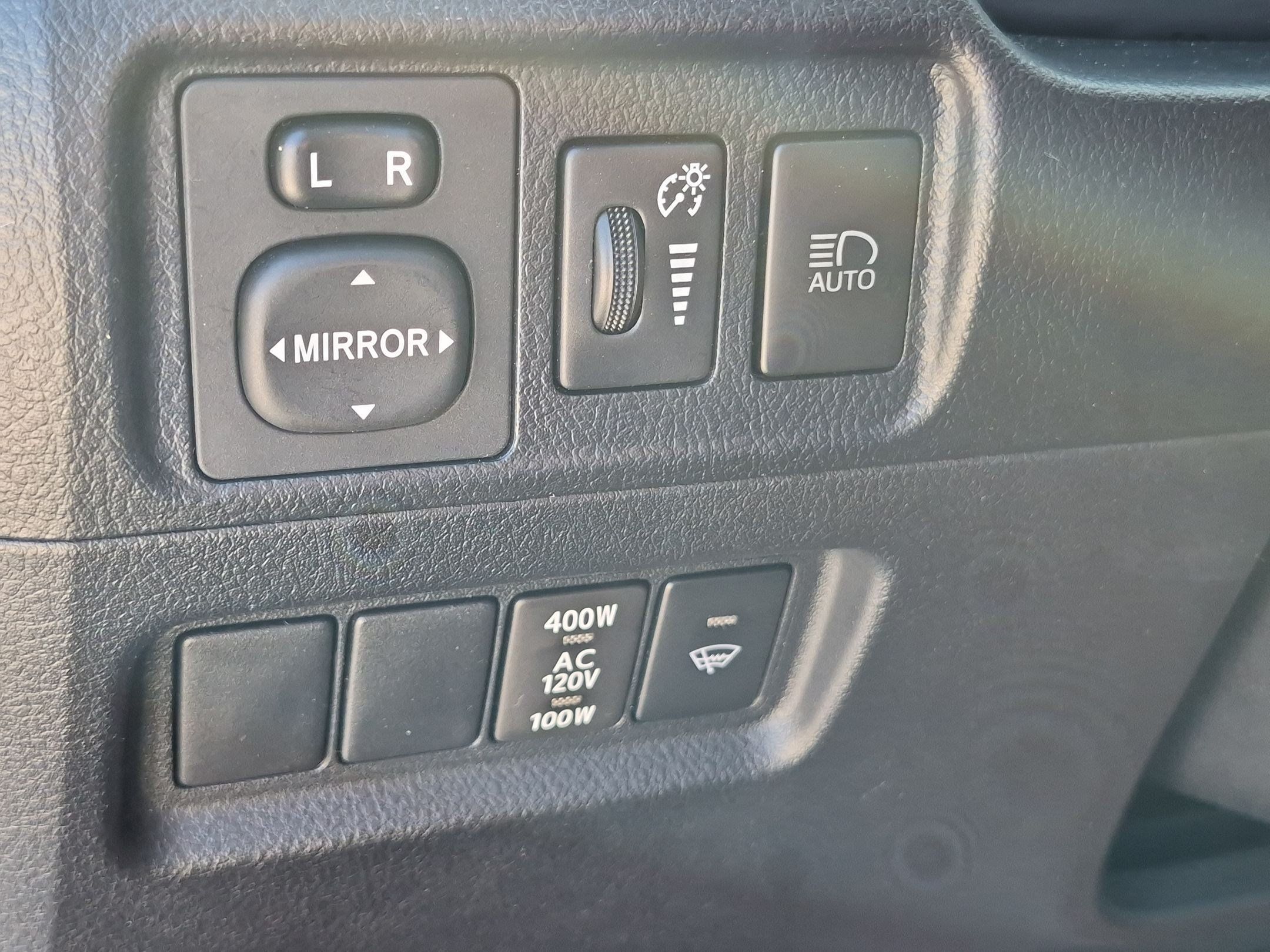 Used 2022 Toyota 4Runner SR5 AWD/4WD image 25