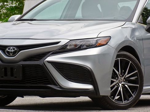 Used 2024 Toyota Camry SE FWD image 5