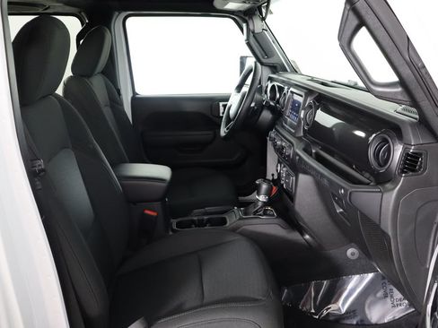Used 2022 Jeep Wrangler Unlimited Sport AWD/4WD image 18