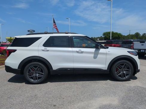 New 2026 Ford Explorer ST-Line RWD image 3