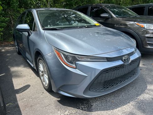 Used 2022 Toyota Corolla LE w/ LE Convenience Package FWD image 3