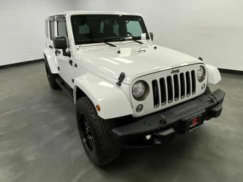 Used 2018 Jeep Wrangler Unlimited Sport AWD/4WD image 9