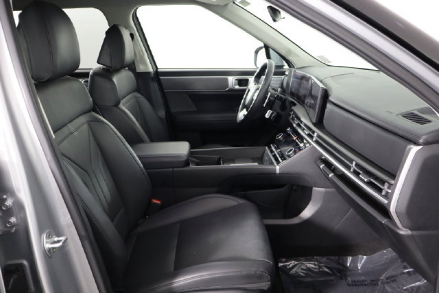 Used 2026 Hyundai Santa Fe SEL FWD image 18
