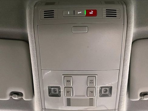 Used 2024 Volkswagen Tiguan S image 36