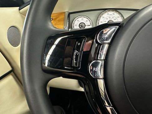 Used 2020 Rolls-Royce Dawn image 37