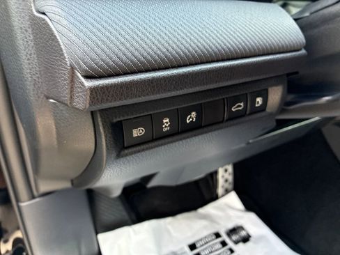 New 2026 Toyota Camry Hybrid FWD image 33