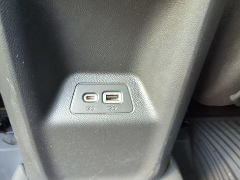 Used 2022 Buick Envision Preferred AWD/4WD image 36