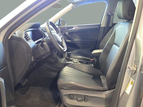 Used 2022 Volkswagen Tiguan SE image 10