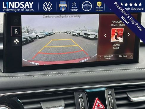 Used 2023 Genesis G70 2.0T image 16