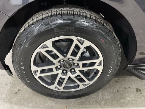 New 2025 Ford Expedition Active AWD/4WD image 23