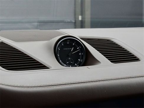 Used 2023 Porsche Cayenne Turbo image 11