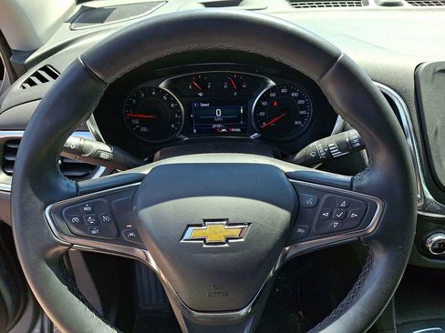 Used 2024 Chevrolet Equinox LT FWD image 18